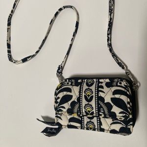 Vera Bradley Fanfare Hipster Crossbody Wristlet Black White Retired Pattern Bag